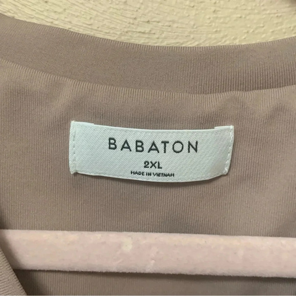 Aritzia Babaton Contour V-neck Henley Bodysuit - Picture 9 of 11